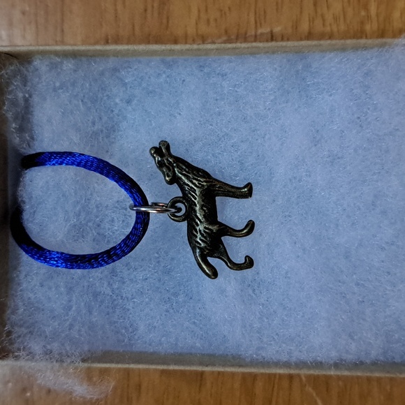 Bronze Howling Wolf Necklace - Picture 2 of 5